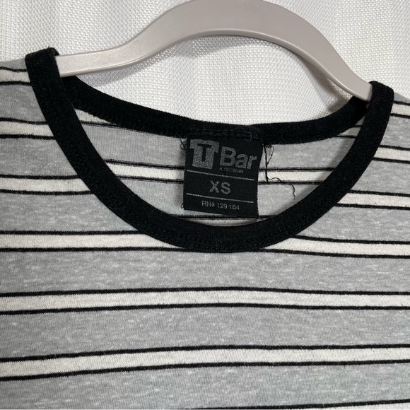 🌸 4/$20 TBar Striped Crop Top shirt xs - Picture 3 of 5